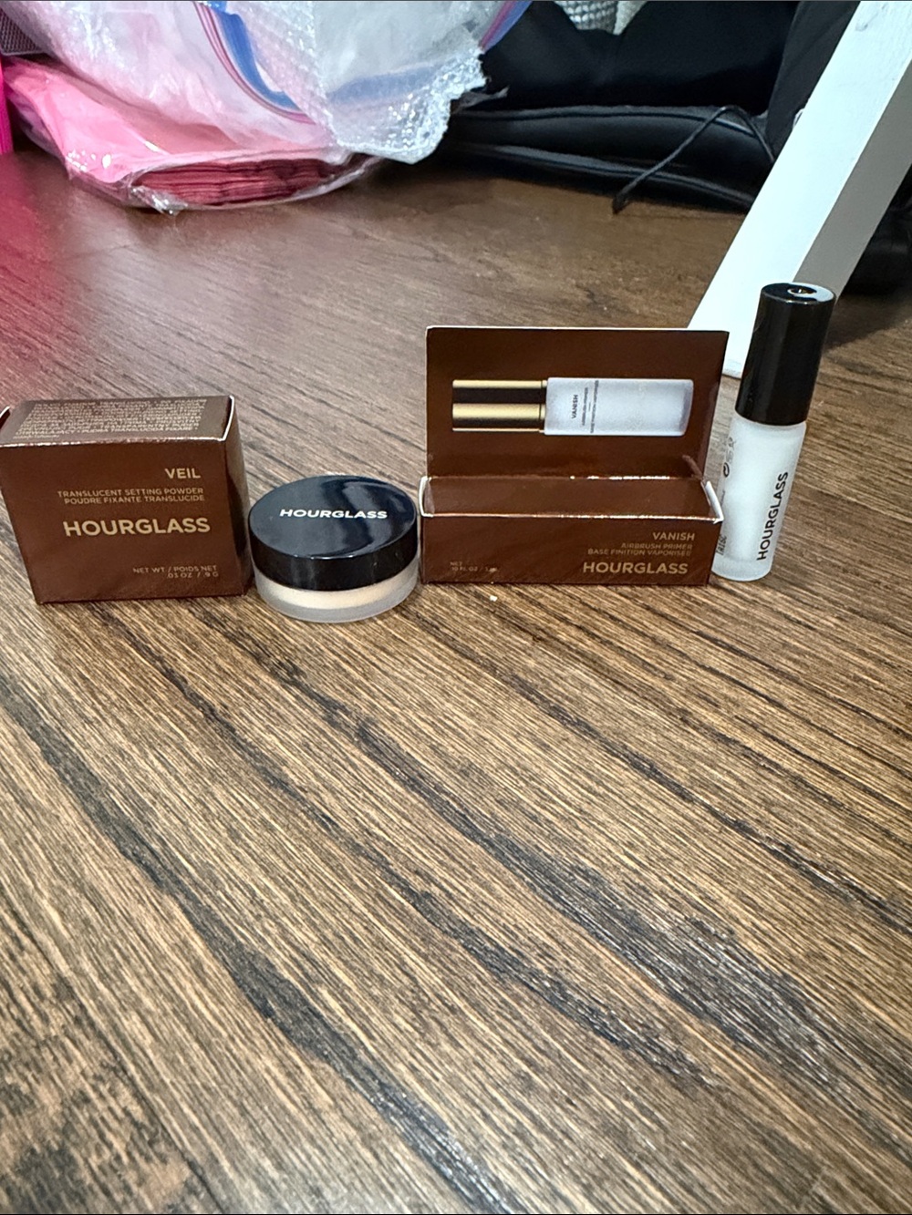 Hourglass Vanish Primer & Veil Translucent Setting Powder